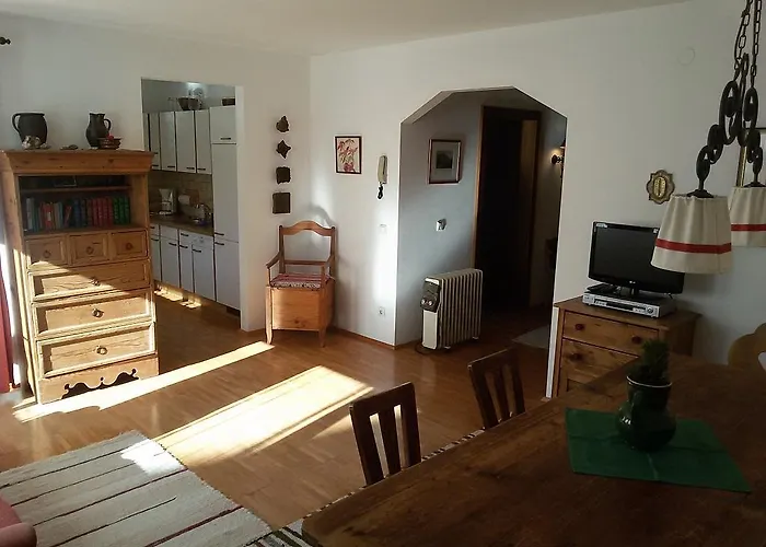 Ferienwohnung Heidi * 플라차우